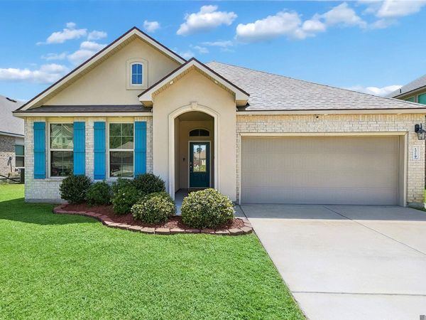 13770 Wincrest Dr, Walker, LA 70785