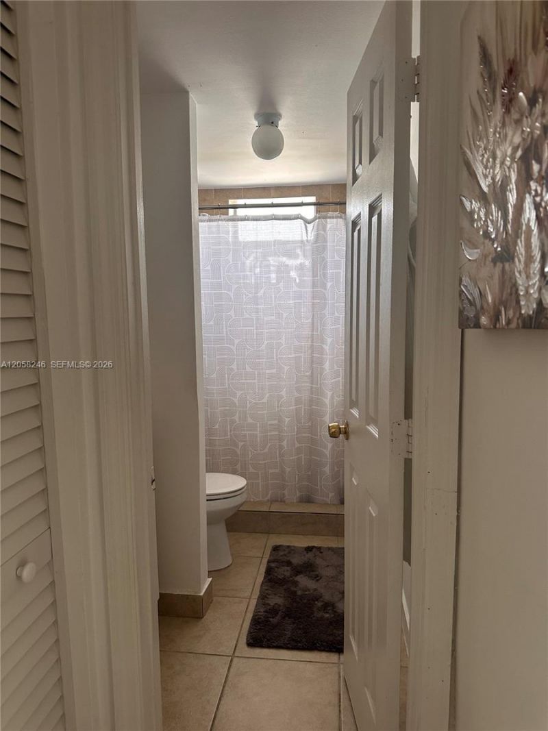 1100 NE 1st Ct , Unit 103, Hallandale Beach, FL 33009 Photo