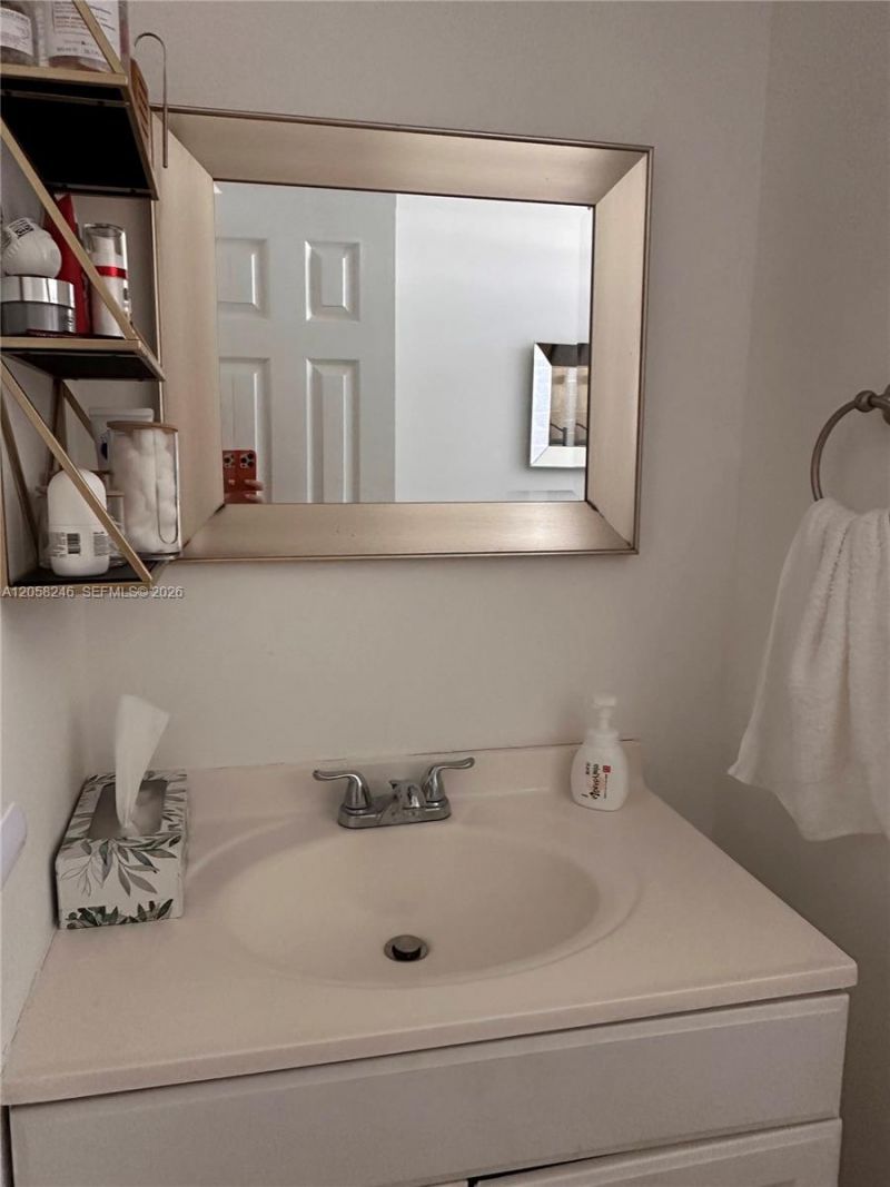 1100 NE 1st Ct , Unit 103, Hallandale Beach, FL 33009 Photo