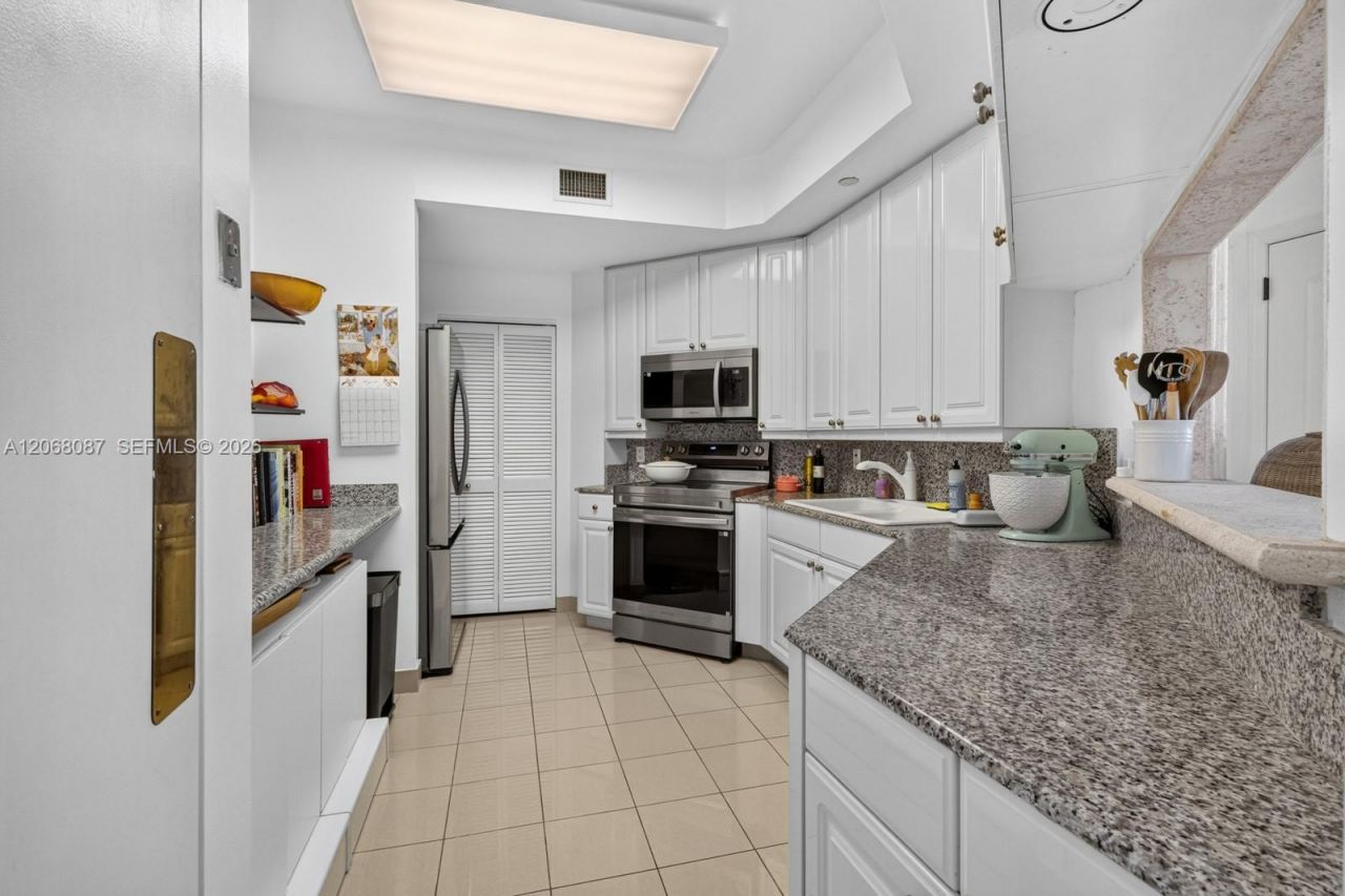 888 Brickell Key Dr , Unit 1600, Miami, FL 33131 Photo