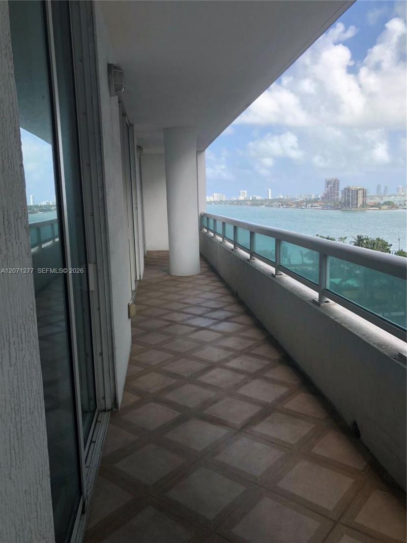 1800 N Bayshore Dr , Unit 814, Miami, FL 33132 Photo