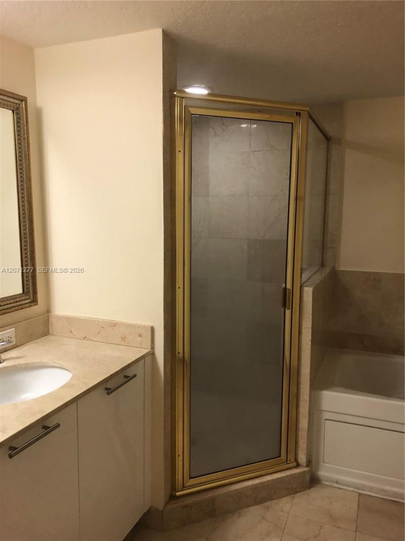 1800 N Bayshore Dr , Unit 814, Miami, FL 33132 Photo