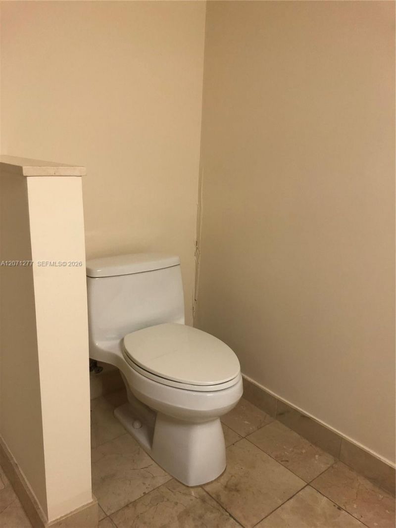 1800 N Bayshore Dr , Unit 814, Miami, FL 33132 Photo