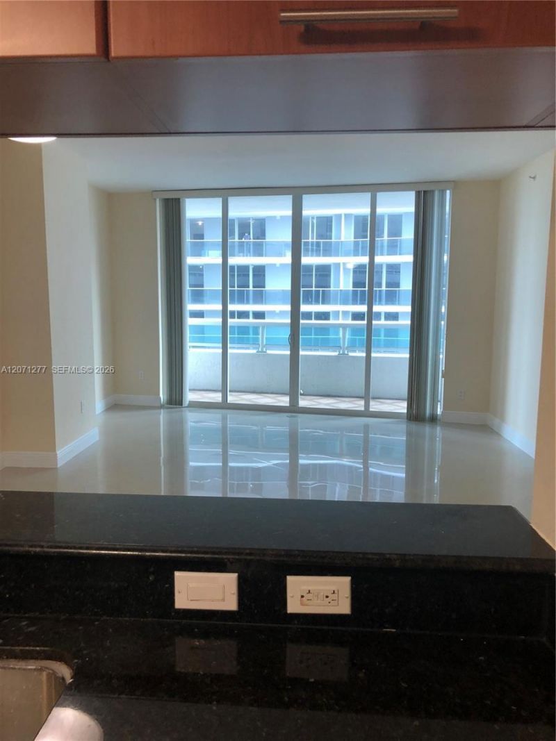 1800 N Bayshore Dr , Unit 814, Miami, FL 33132 Photo