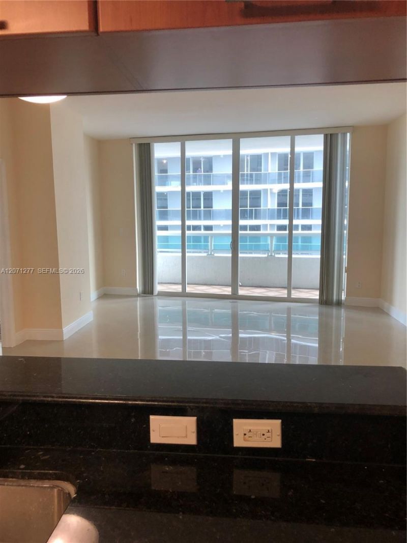 1800 N Bayshore Dr , Unit 814, Miami, FL 33132 Photo