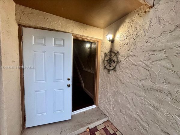 32 Wimbledon Lake Dr , Unit 221, Plantation, FL 33324