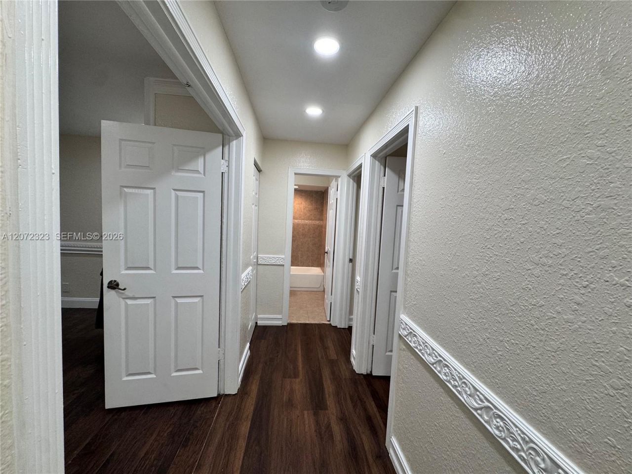 32 Wimbledon Lake Dr , Unit 221, Plantation, FL 33324 Photo
