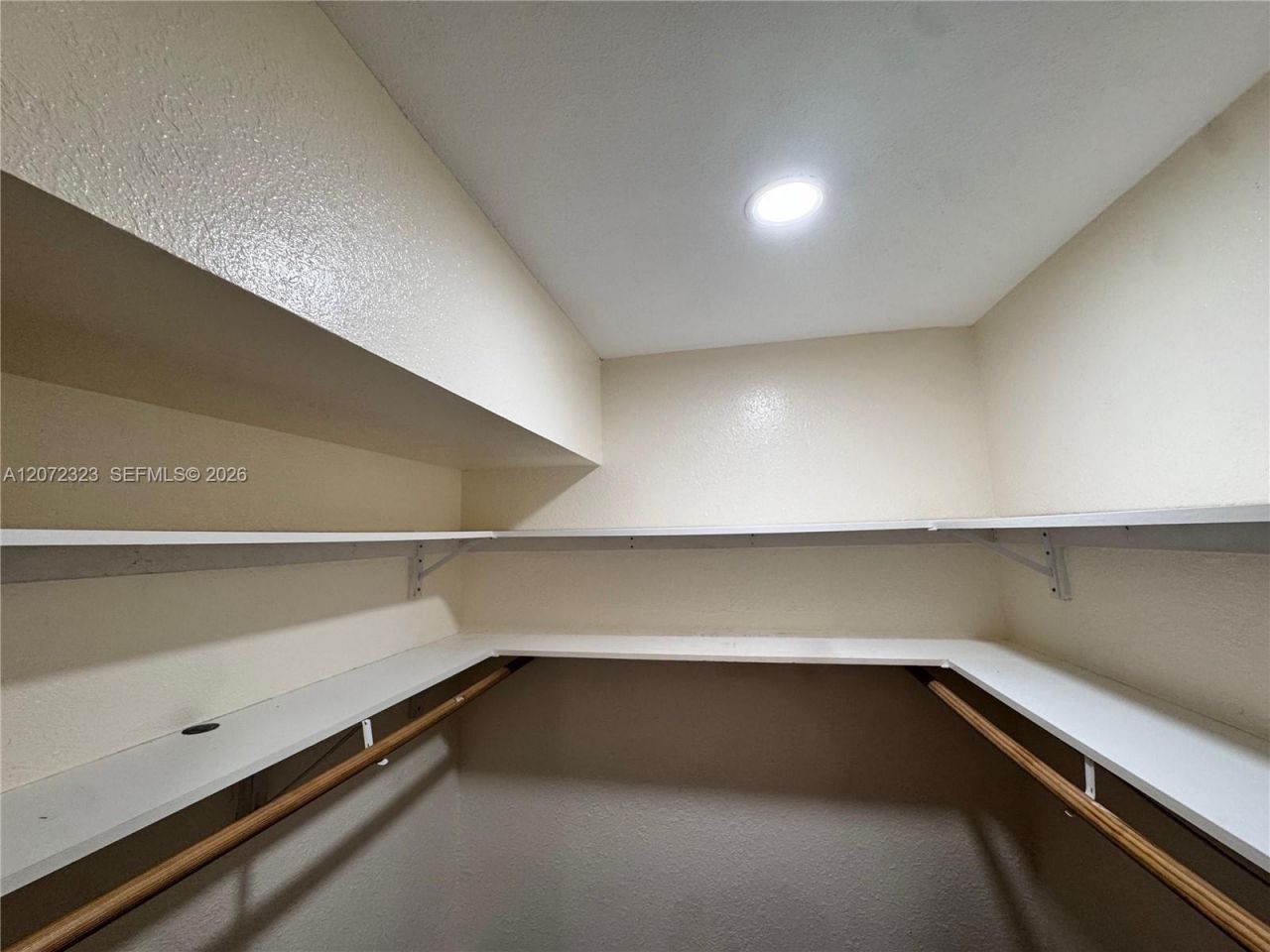 32 Wimbledon Lake Dr , Unit 221, Plantation, FL 33324 Photo