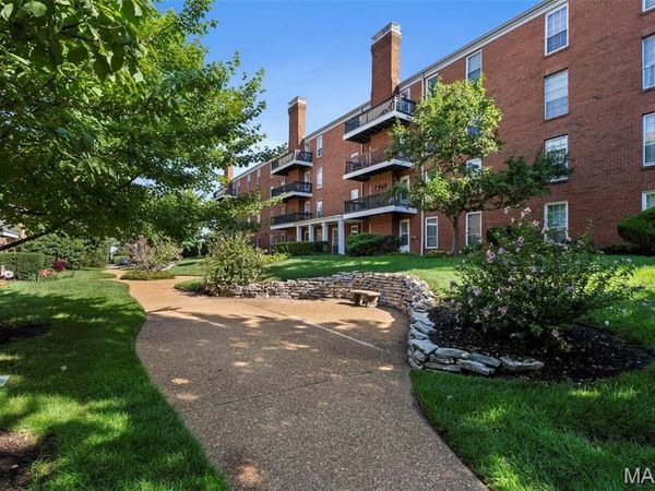 10358 Chimney Rock Drive, Unit 31, St Louis, MO 63146