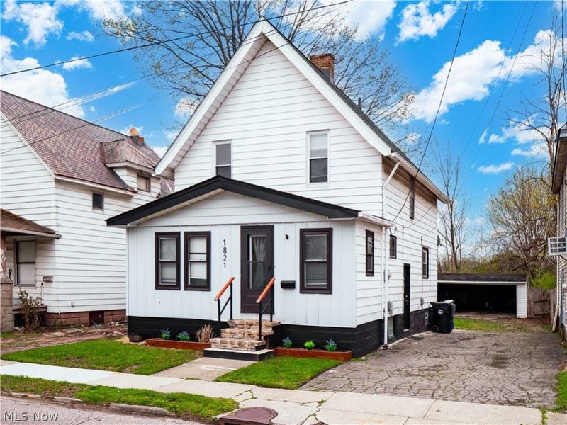1821 Kenneth Avenue , Cleveland, OH 44109 Photo 2
