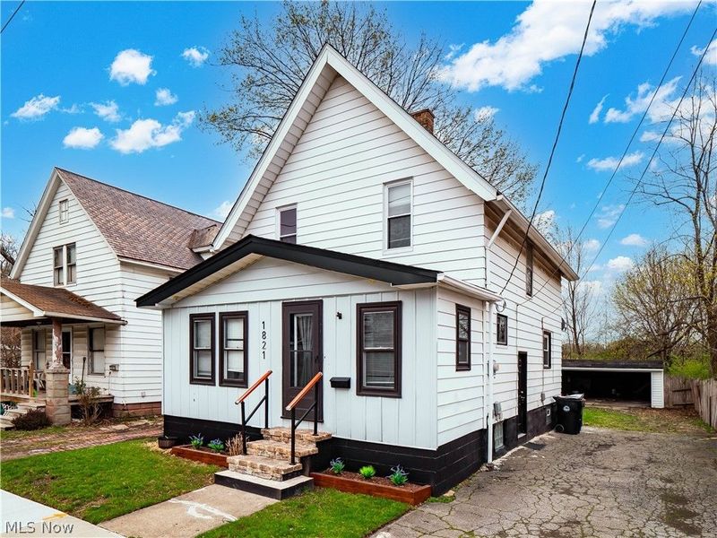 1821 Kenneth Avenue , Cleveland, OH 44109 Photo 3