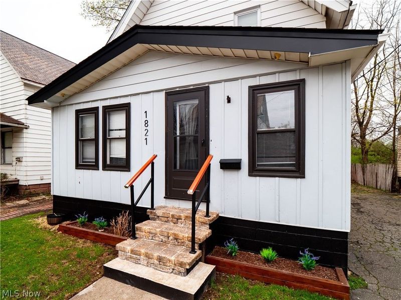 1821 Kenneth Avenue , Cleveland, OH 44109 Photo 4