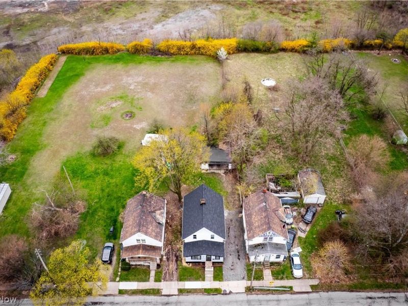 1821 Kenneth Avenue , Cleveland, OH 44109 Photo 9