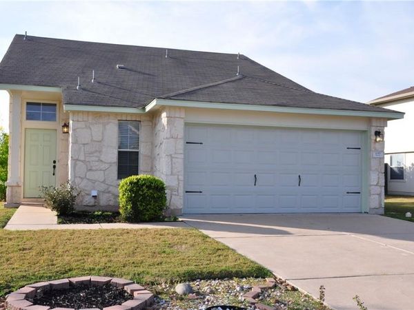 127 Anderson ST, Hutto, TX 78634