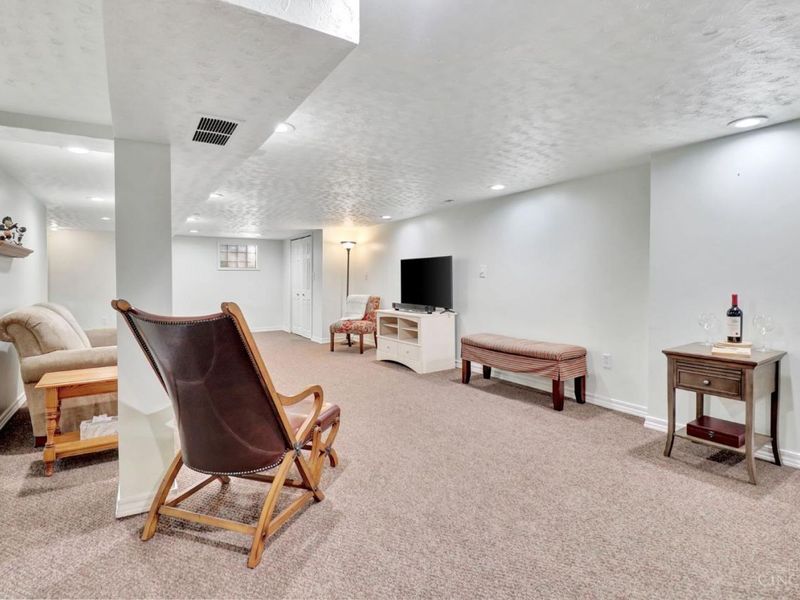 9530 Waxwing Drive, Blue Ash, OH 45241 Photo 18