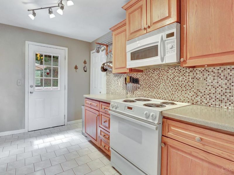 9530 Waxwing Drive, Blue Ash, OH 45241 Photo 7