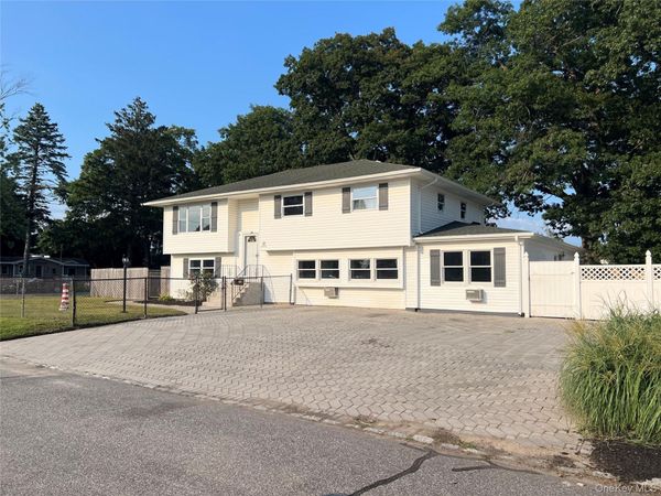 226 14th Avenue , West Babylon, NY 11704