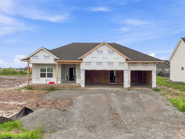 1401 Green Oak Pass, Tiffin, IA 52340