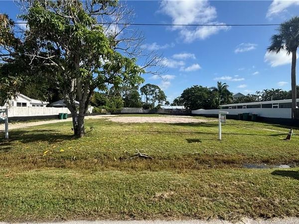 2595 Becca AVE , NAPLES, FL 34112