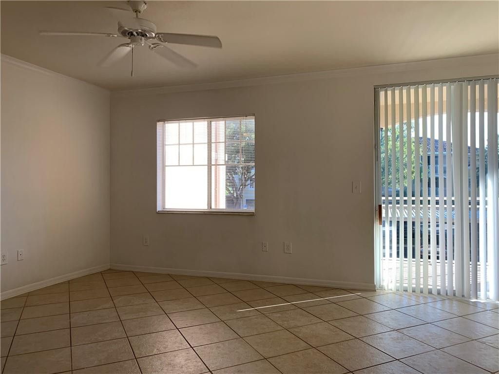 6533 Emerald Dunes Drive, Unit 203, West Palm Beach, FL 33411 Photo