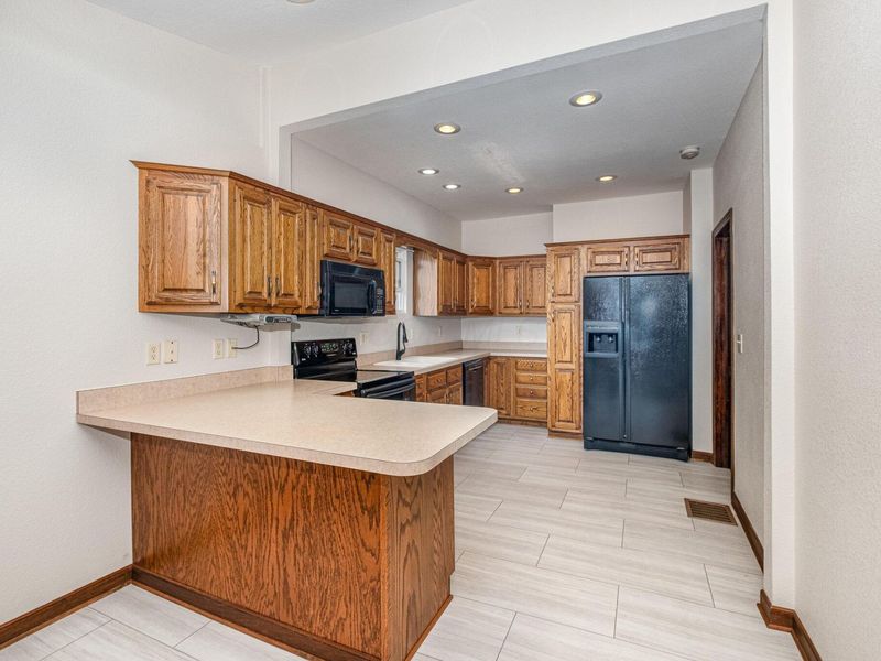 601 E Gambier Street , Mount Vernon, OH 43050 Photo 13