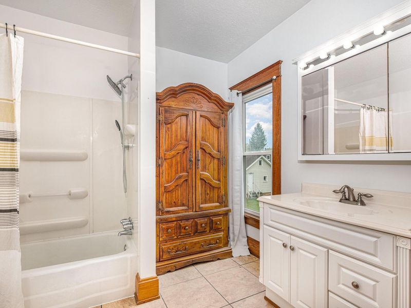 601 E Gambier Street , Mount Vernon, OH 43050 Photo 18