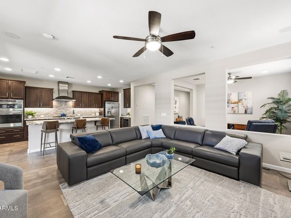 13335 W MILTON Drive, Peoria, AZ 85383