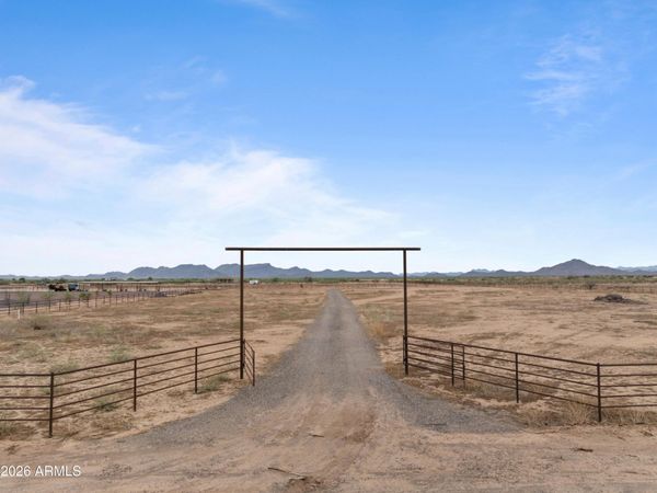 0004 W Long Rifle, Lot 4 Road, Unit 4, Aguila, AZ 85320