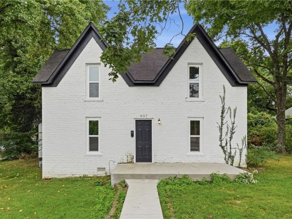 607 E Church Avenue , Berryville, AR 72616