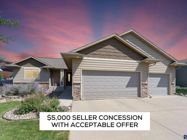5208 S Breezeway Ave, Sioux Falls, SD 57108