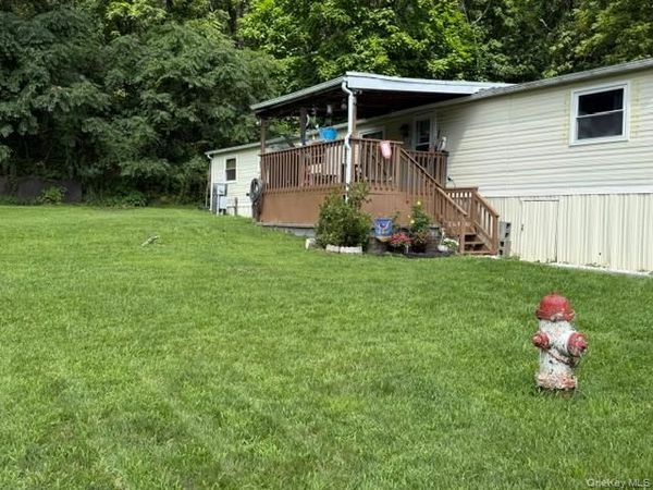 2 Walnut Park, Milton, NY 12547