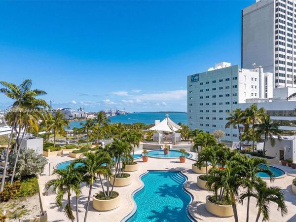 253 NE 2nd St, Unit 424, Miami, FL 33132