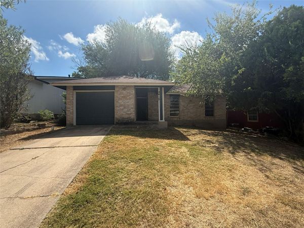 2412 Village Walk, Austin, TX 78744