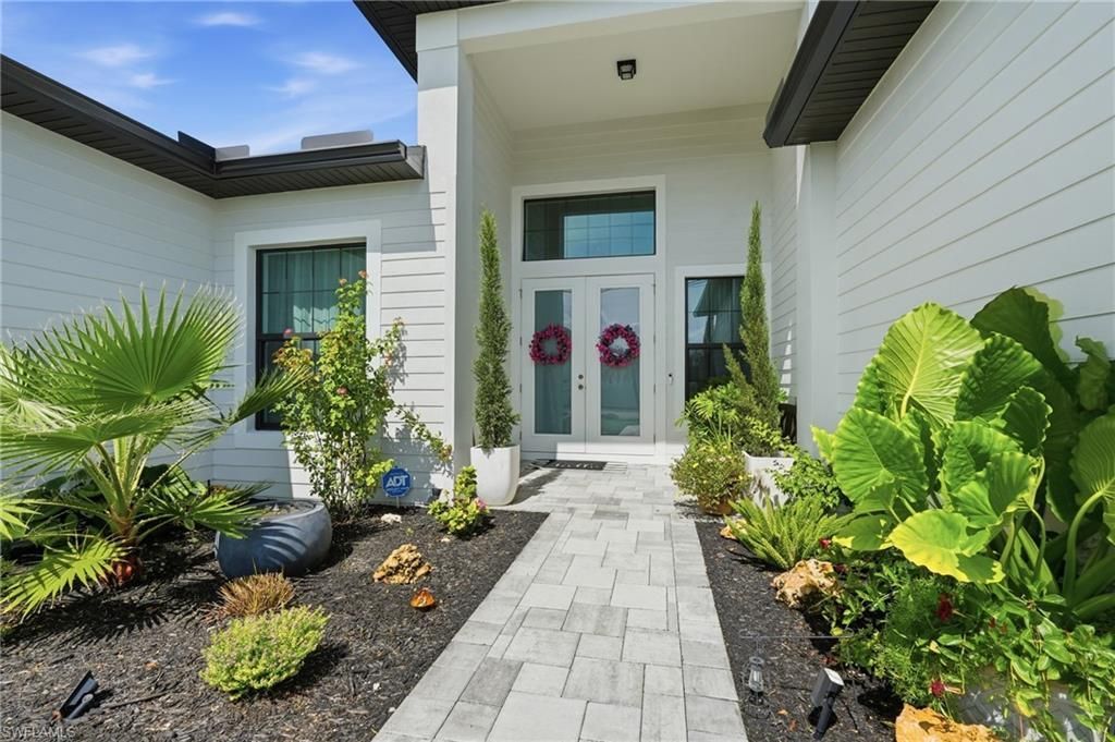 1826 SW 17th Ave, Cape Coral, FL 33991 Photo