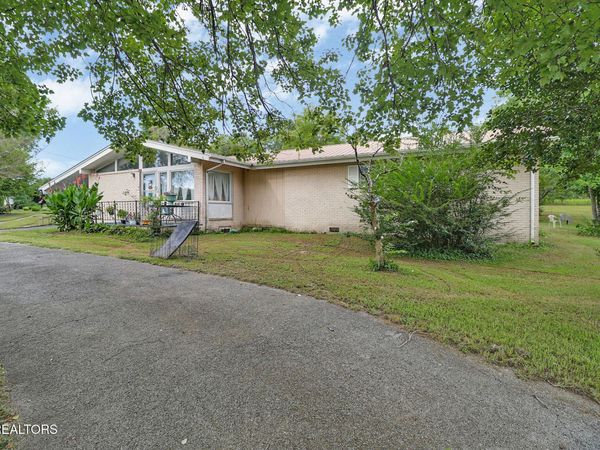 1030 Allardt Hwy, Jamestown, TN 38556