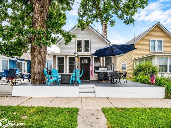 117 4Th Avenue N, Clear Lake, IA 50428