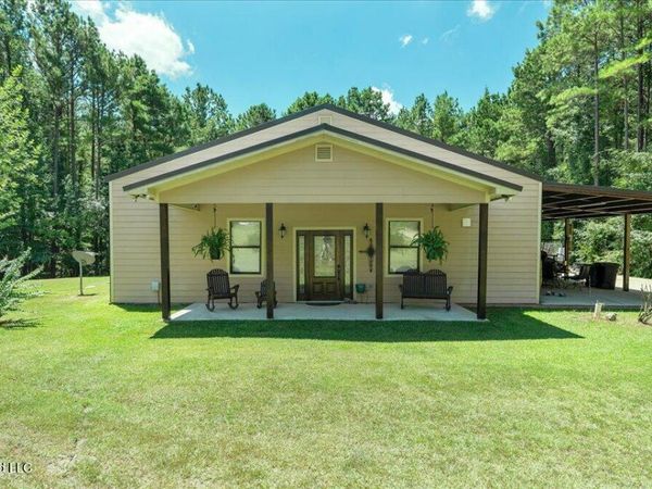 1907 Robinson Road, Canton, MS 39046
