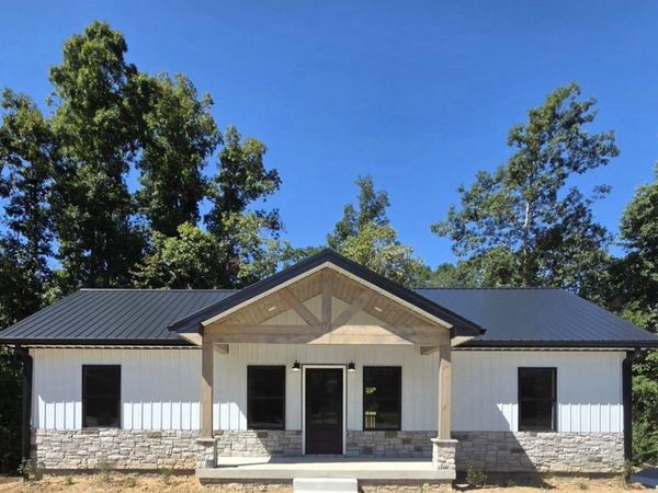 30036 Piper Drive, Bon Aqua, TN 37025