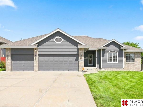 15446 Briar Street, Omaha, NE 68138
