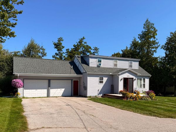 171 W Spruce ST, St. Ignace, MI 49781