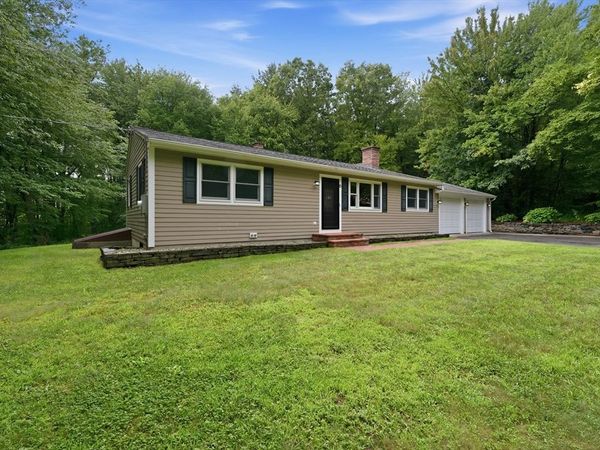 15 Pine Ridge Rd, Montgomery, MA 01085
