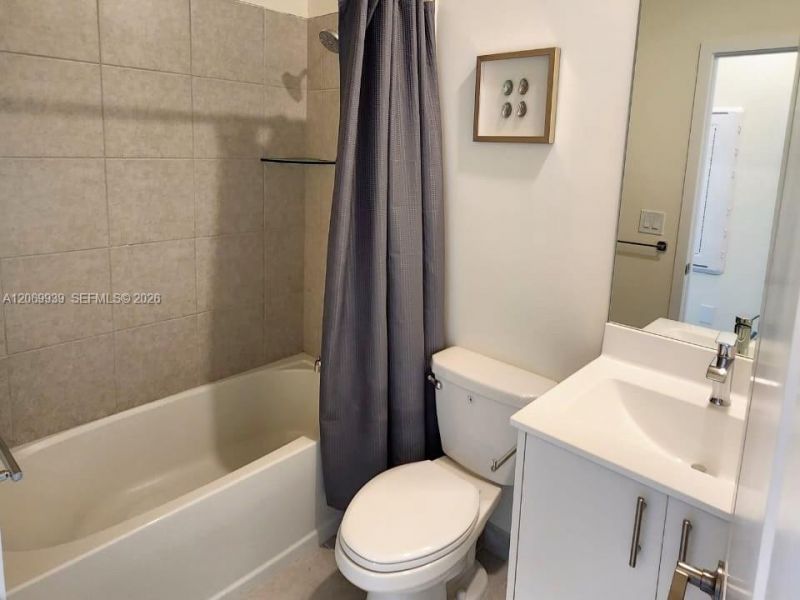 4460 NW 83rd Ave , Doral, FL 33166 Photo