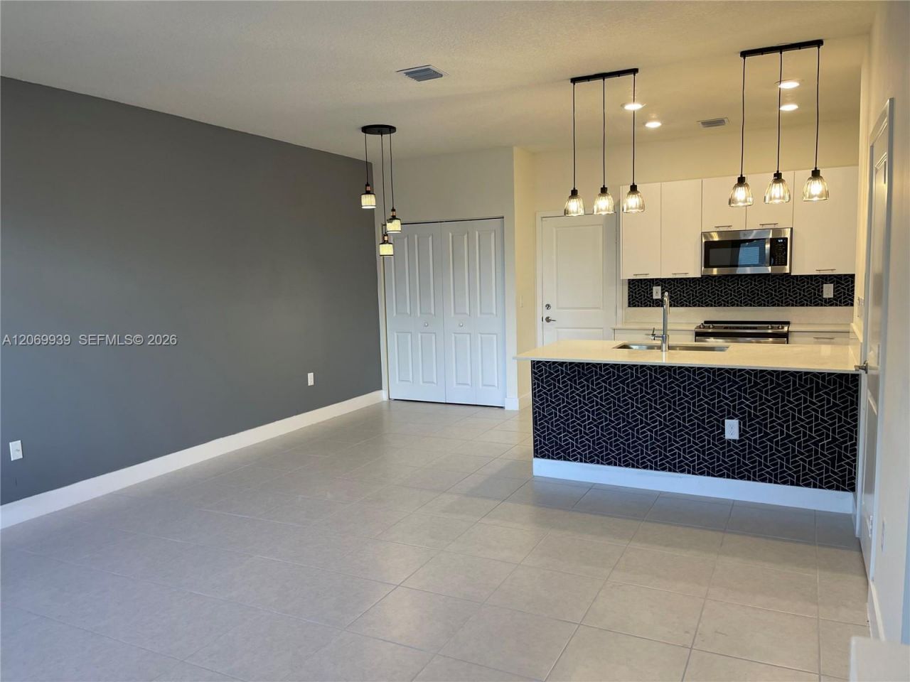 4460 NW 83rd Ave , Doral, FL 33166 Photo