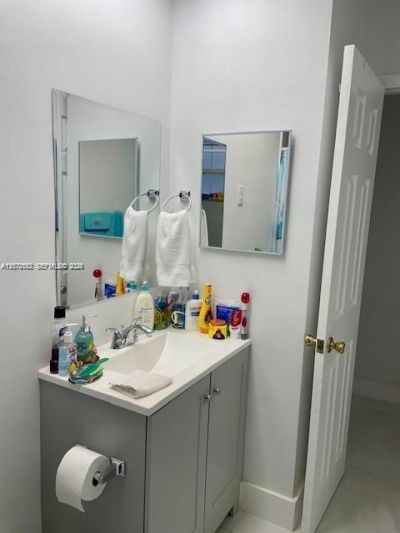 10891 N Snapper Creek Dr , Miami, FL 33173 Photo