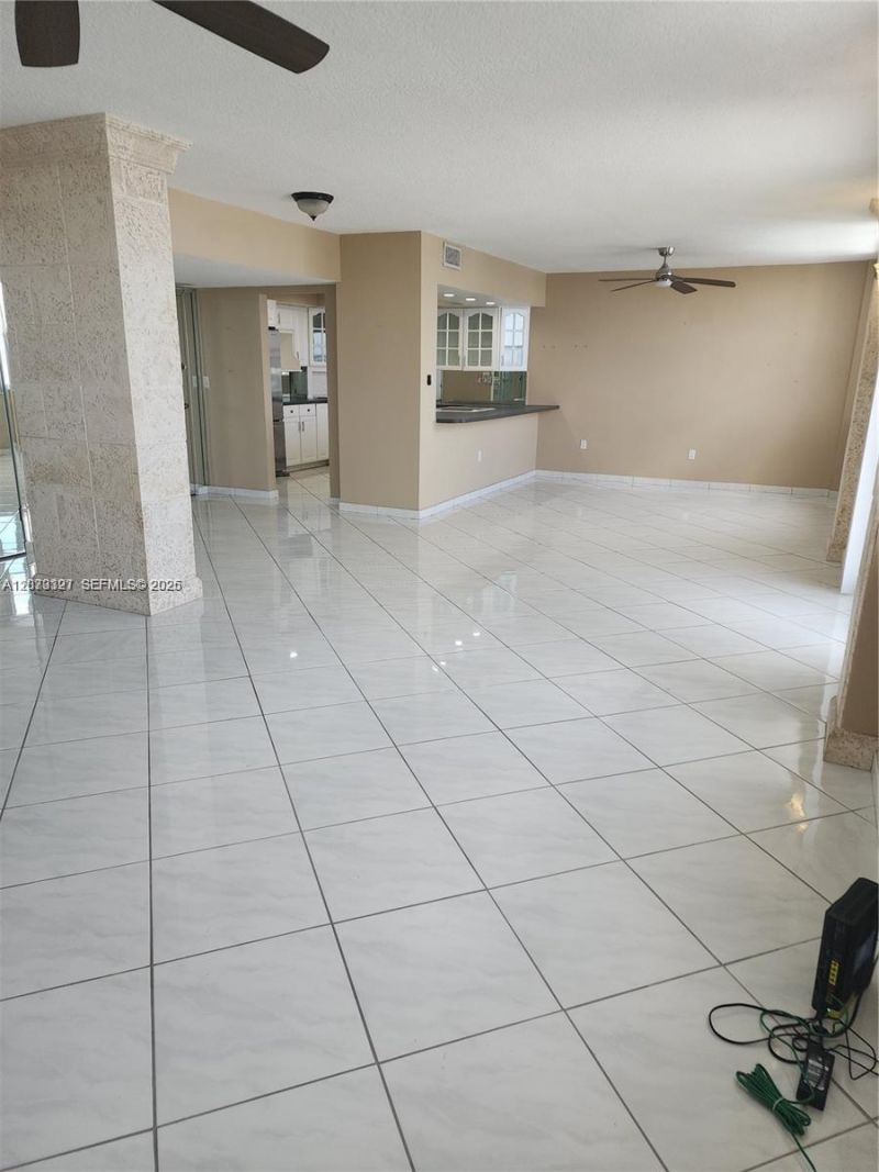 11930 N Bayshore Dr , Unit 1407, North Miami, FL 33181 Photo