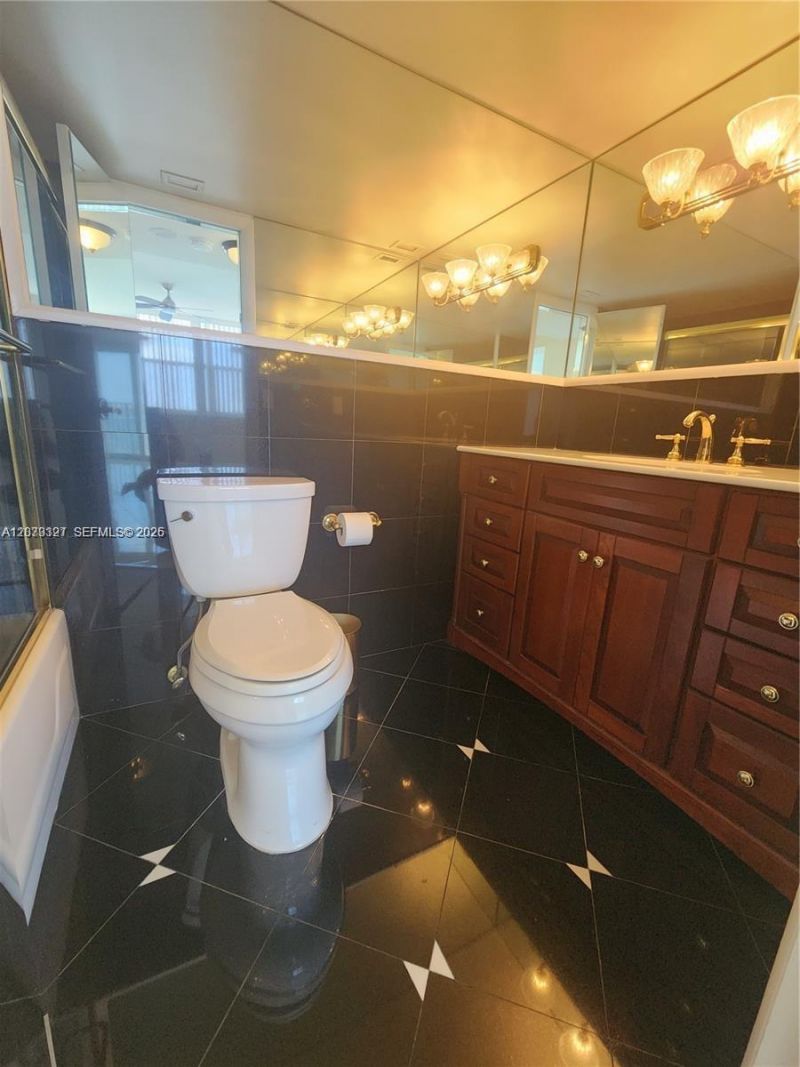 11930 N Bayshore Dr , Unit 1407, North Miami, FL 33181 Photo