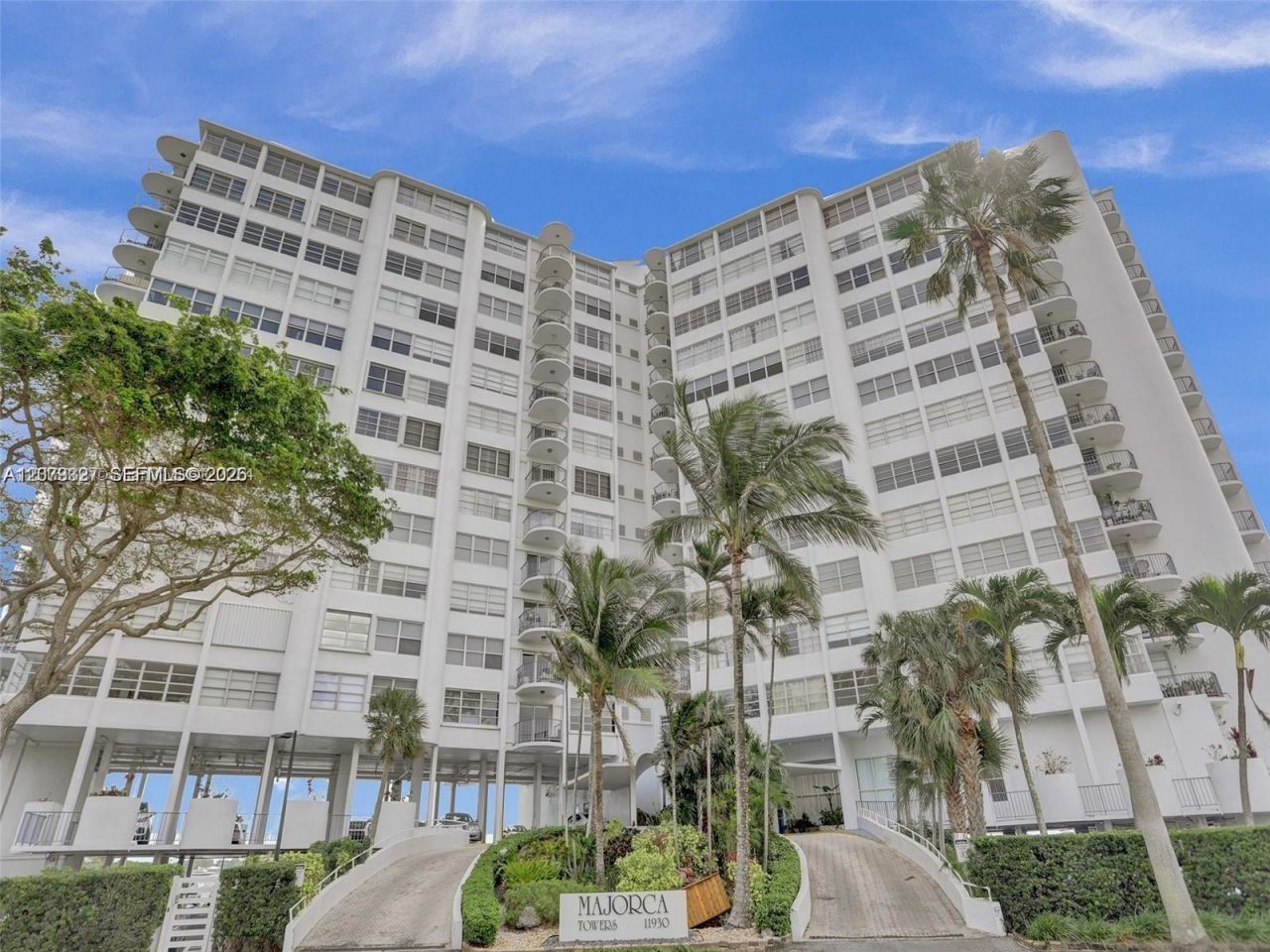 11930 N Bayshore Dr , Unit 1407, North Miami, FL 33181 Photo