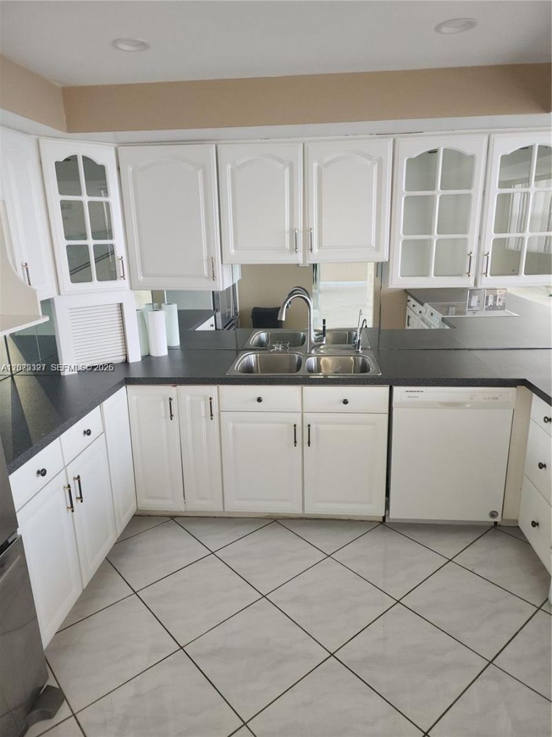 11930 N Bayshore Dr , Unit 1407, North Miami, FL 33181 Photo