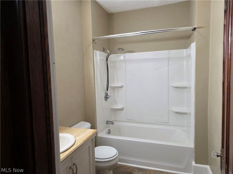 407 1/2 N 10th Street, Cambridge, OH 43725 Photo 9