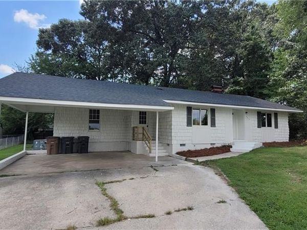 2613 Vanstory Street, Greensboro, NC 27407